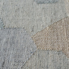 Natural & Ivory 'Oslava' Patterned Hand Woven Modern Rug