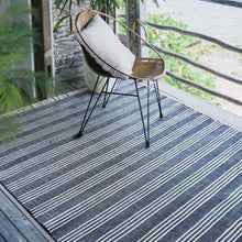 Ivory & Blue Striped 'Wayne' Indoor / Outdoor Rug